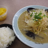 ネギラーメン(650円)、ライス小(100円)
