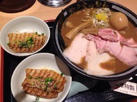 「濃厚特製中華そば＋炙りチャーシュー2枚等」@松戸富田製麺 ららぽーとTOKYO-BAY店の写真