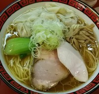 「ワンタン中華そば  ８５０円＋大盛り５０円」@中華そば 華丸の写真