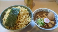 「つけめん大盛+肉増し+煮玉子+缶ビール」@ブロンソンの写真