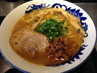 「FUBUKI味噌+ネギマヨ黒豚餃子+ライス」@麺匠 佐蔵 FUBUKIの写真
