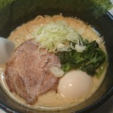 家系風豚骨醤油ラーメン