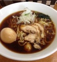 「鶏醤油＋煮玉子（たぶん￥700＋間違いなく￥60）」@富白 御徒町本店の写真