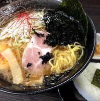 「麺吉らぁめん（おにぎり付き）」@神栖創心堂 麺吉の写真