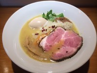 「鶏そば塩（７５０円）＋味玉＋チャーシュー増し多数他」@國分ラーメン食堂の写真