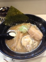 「鶏豚骨醤油ラーメン（並・太麺）@690」@ラーメン長山 池袋店の写真