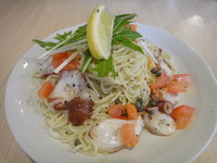 「【気まぐれ限定】地タコのカルパッチョの冷製麺」@麺＆cafe Coi.Coi.の写真