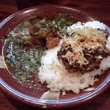 あいがけカレー（チキン・3辛）1,200円