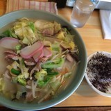 ちゃんぽん850円、皿うどん850円、ゆかり御飯