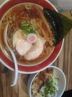 「中華そばとチューシュー丼」@ソラノイロ ARTISAN NOODLESの写真