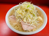 「小ラーメン+ニンニク+野菜」@ラーメン二郎 神田神保町店の写真