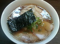 「山水地鶏ワンタン醤油らぁ麺」@支那そばや 本店の写真