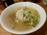 「塩ラーメン(並盛)730円」@らーめんや なかじゅう亭 高崎市通町本店の写真