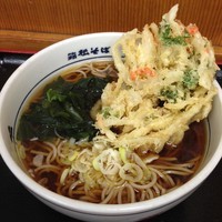「かけ（￥270）＋かき揚げ（クーポン）」@名代 箱根そば 川崎店の写真
