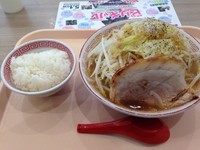 「ドラ次郎+ライス」@みんなのラーメン ブタドラゴンの写真