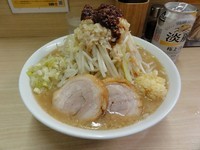 「醤油ラーメン700円野菜ニンニク脂辛めしょっぱめ淡麗190円」@ラーメンいつきの写真