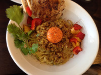 「限定 カレーまぜそば(半ライス付)」@味噌麺 伝堂の写真