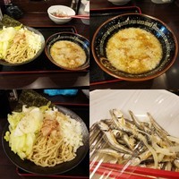 「背油煮干つけ麺（並）＋キャベツ＋タマネギ」@煮干 丸めの写真
