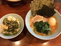 「のり玉らーめん+ほうれん草／￥850+100」@横浜家系ラーメン 家家家 飯田橋店の写真