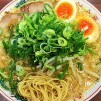 「みそ味玉ラーメン896円」@魁力屋 白井店の写真