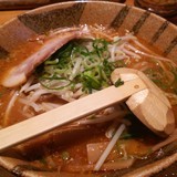 赤味噌らーめん(670円)大盛(100円)