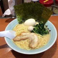 「味玉ラーメン」@横浜家系ラーメン 新宿小滝橋 魂心家の写真