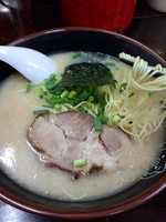 「ラーメン（キムチチャーハンセット）850円」@博多ラーメン 長浜や 日暮里店の写真