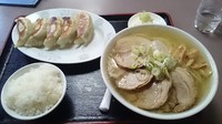 「餃子セットチャーシュメン塩」@佐野青竹手打ちラーメン いしかりの写真