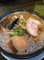 「黒とんこつラーメン」@大砲ラーメン 本店の写真