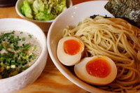 「つけ麺 （大盛り無料）＋マー油キャベツ＋カツオの味玉」@富士らーめんの写真