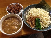 「つけ麺信方＋肉めし（ネギ抜き）、850円＋220円」@麺屋信玄の写真