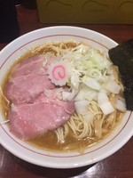 「煮干そば」@煮干中華そば 鈴蘭 新宿店の写真