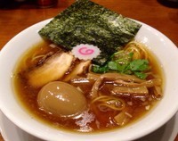 「煮干し醤油そば　780円　味玉120円」@麺や百日紅の写真