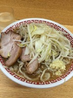 「ラーメン小 野菜少なめ ニンニク少し」@ラーメン二郎 環七新新代田店の写真