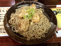 「冷し極め塩とりそば(730円)」@そば助の写真