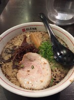 「熊本ラーメン 大盛」@元祖熊本黒拉麺 清正 ヨドバシ横浜店の写真
