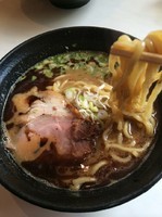 「濃厚魚介豚骨黒」@はりけんラーメンの写真