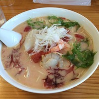 「海の幸のトマトクリームラーメン」@濃厚ラーメン じゅんの写真