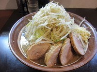 「大豚ラーメン・麺マシ（１０５０円）＋生卵」@豚星。の写真