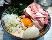 「特製濃厚たまごのまぜそば 大盛 1050円」@中華そば 四つ葉の写真