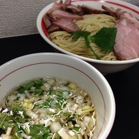 「「限定」あご細つけ麺 豚増し」@自家製麺SHINの写真