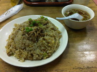 「チャーハン普通盛(700円)+うずら玉子煮(550円)」@徳萬殿の写真