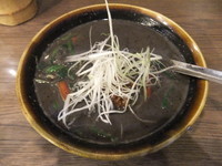 「黒ごま辛辛麺（小盛）（750円）」@豚骨らーめん 越後屋の写真