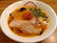 「とんこつ辛味」@琉球島豚 麺屋なりよしの写真