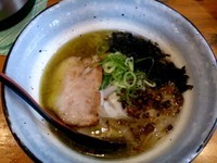 「ホタテとキノコの潮ラーメン ￥740」@麺場voyageの写真