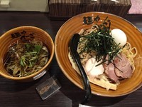 「つけそば（醤油）＋味玉」@麺や でこの写真