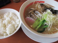 「塩あらりらーめん+ライス　「637円+162円」」@幸楽苑 武里店の写真