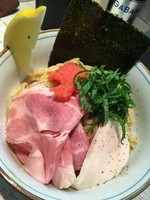 「【気まぐれ限定】カルピスバターのめんたいクリームまぜそば」@中華そば 四つ葉の写真