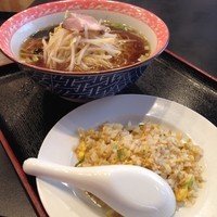 「ラーメン＋半チャーハンセット（￥500）」@錦珍楼の写真