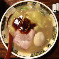 「豚王版 すごい煮干ラーメン＋味玉」@ラーメン凪 豚王 渋谷店の写真